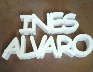 Frases y Nombres con Relieve de Corcho Blanco o Poliespán Barato en; Barcelona, Valencia, Cordoba, Sevilla, Avila, Madrid y Toledo...