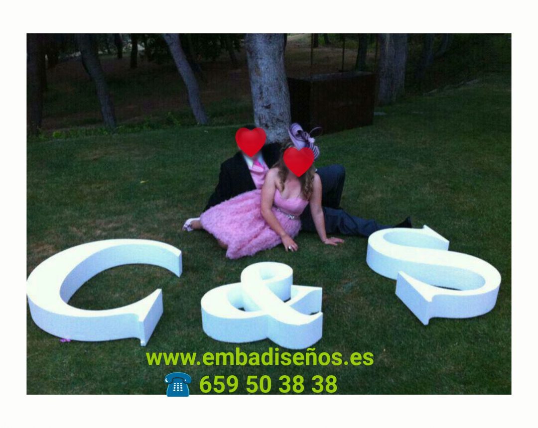 INICIALES GIGANTES Y LETRAS XXL DE POLIESPAN O ICOPOR EN MADRID...